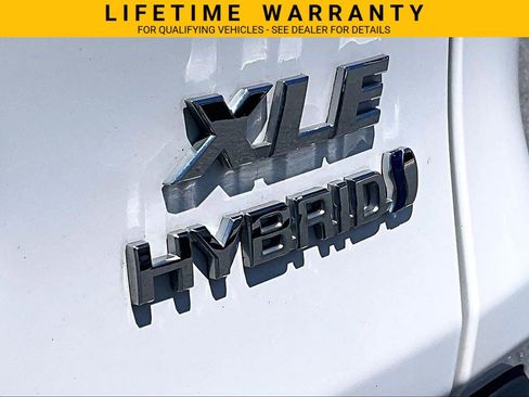 Used 2023 Toyota RAV4 XLE AWD/4WD image 8