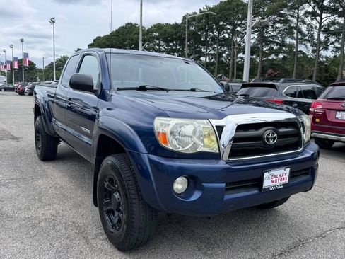 Used 2008 Toyota Tacoma PreRunner RWD image 2