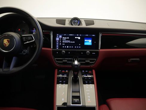 Certified 2023 Porsche Macan S image 36