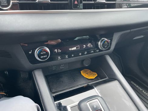 Used 2023 Mitsubishi Outlander SE image 13