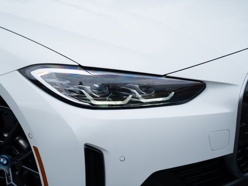 Used 2023 BMW i4 eDrive35 image 8
