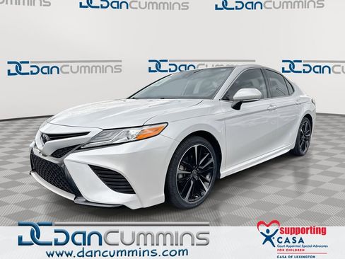 Used 2020 Toyota Camry XSE image 1
