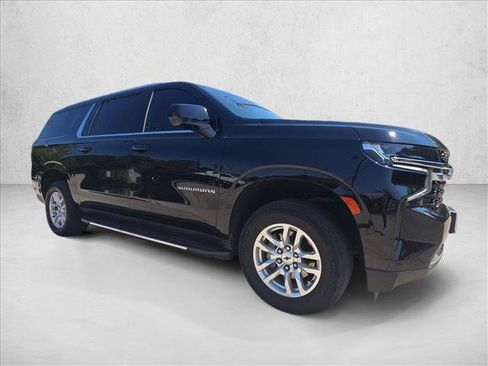Used 2024 Chevrolet Suburban LS RWD image 3