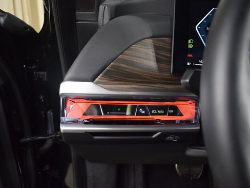 Used 2025 BMW 740i xDrive 740i xDrive image 30