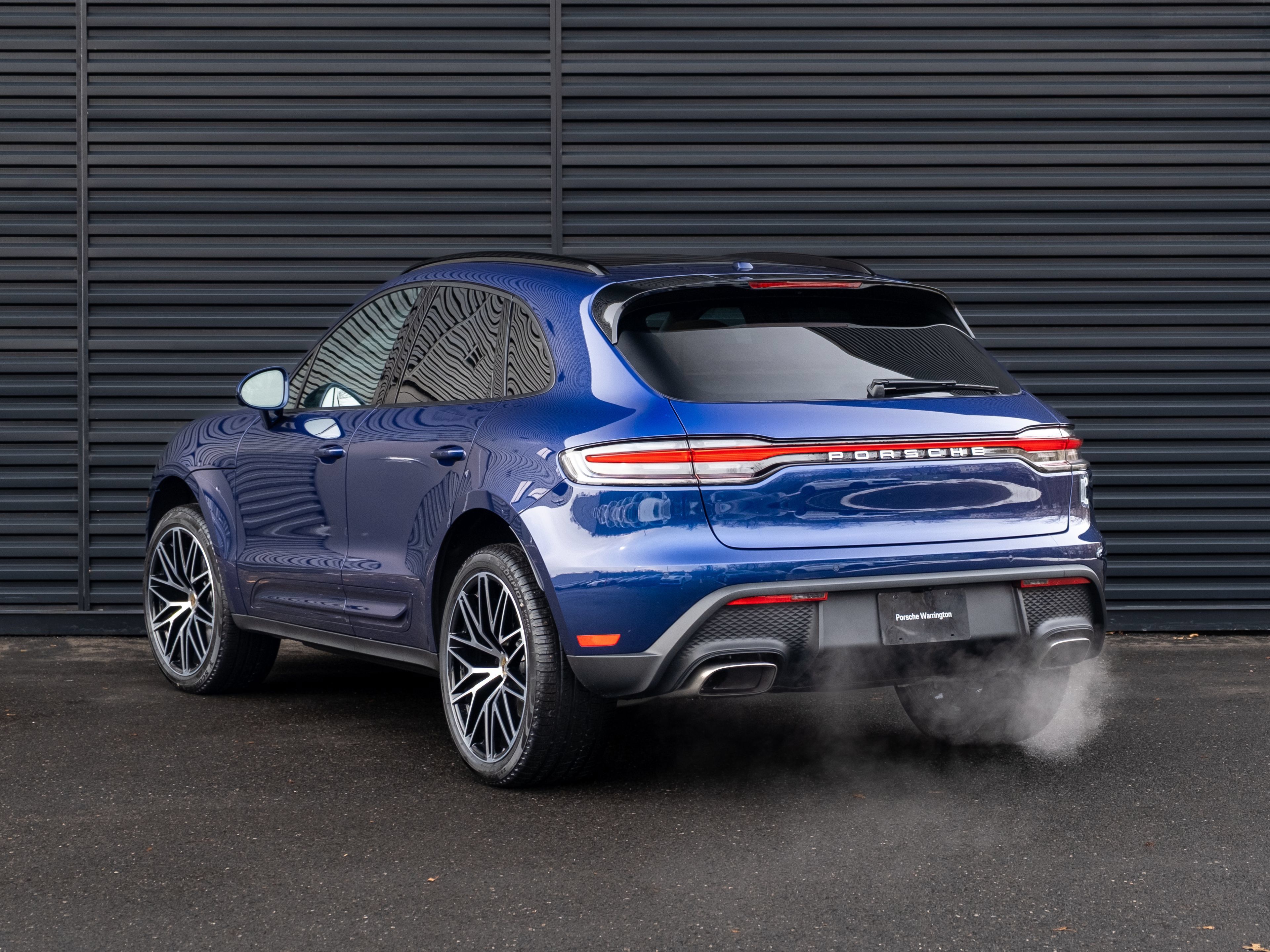 Certified 2026 Porsche Macan AWD/4WD image 3