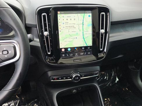 Used 2023 Volvo C40 Recharge Core w/ Protection Package Premier AWD/4WD image 26