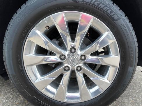 Used 2018 Buick Envision Essence FWD image 13