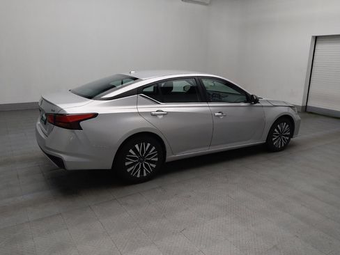 Used 2024 Nissan Altima 2.5 SV image 10