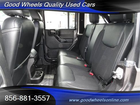 Used 2017 Jeep Wrangler Unlimited Sahara AWD/4WD image 13