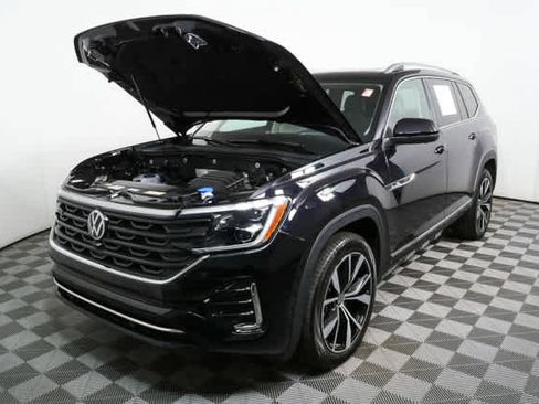 Certified 2025 Volkswagen Atlas SEL Premium R-Line image 39