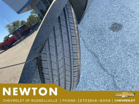 Used 2024 Chevrolet Equinox LT w/ LPO, Floor Liner Package FWD image 48