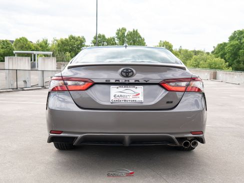 Used 2021 Toyota Camry SE FWD image 6