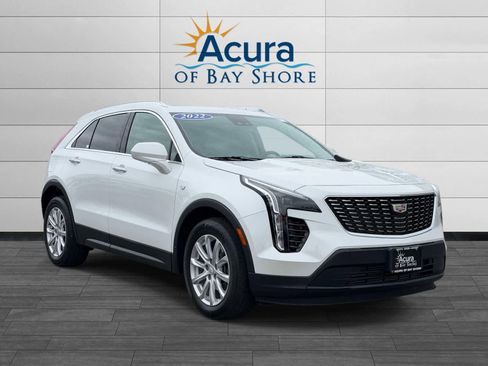 Used 2022 Cadillac XT4 Luxury w/ Cold Weather Package AWD/4WD image 4