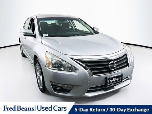 Used 2015 Nissan Altima 2.5 SV w/ Convenience Package image 1