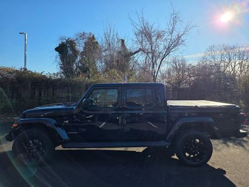 Used 2021 Jeep Gladiator Overland image 4