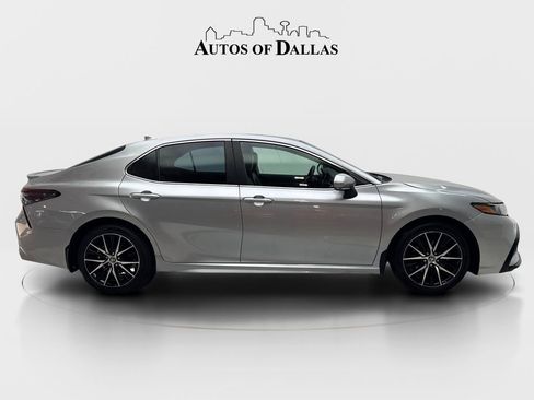 Used 2024 Toyota Camry SE FWD image 10