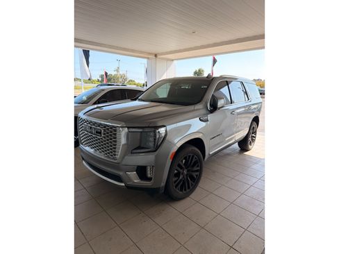 Used 2023 GMC Yukon Denali w/ Advanced Technology Package AWD/4WD image 2