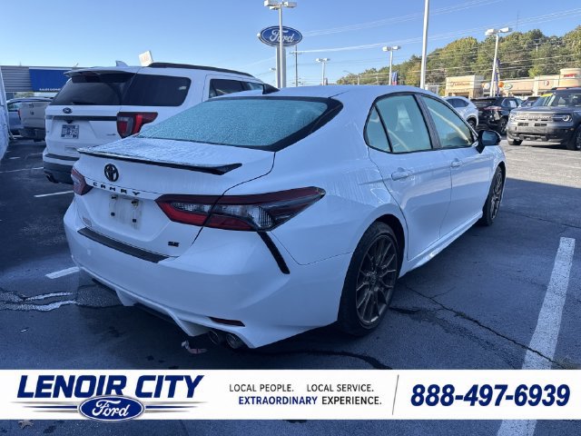 Used 2023 Toyota Camry SE w/ Convenience Package FWD image 2