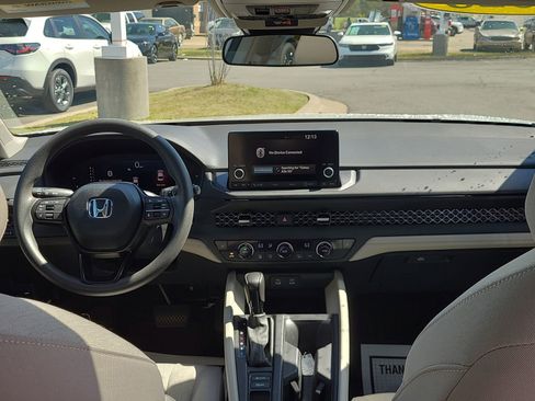 Certified 2025 Honda Accord SE image 20