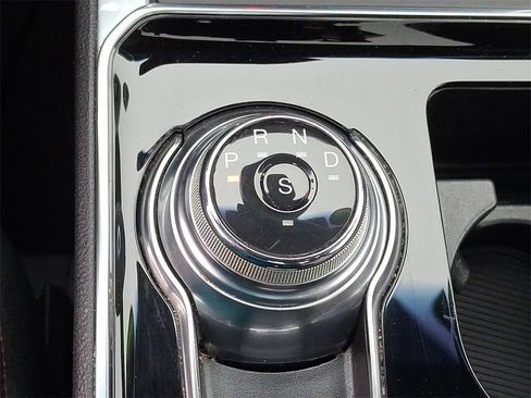 Used 2020 Ford Edge Titanium w/ Equipment Group 301A image 22