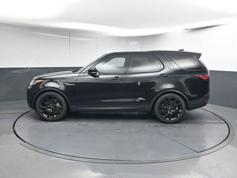 Used 2025 Land Rover Discovery S image 2