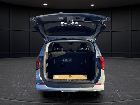 New 2026 Kia Carnival EX image 16