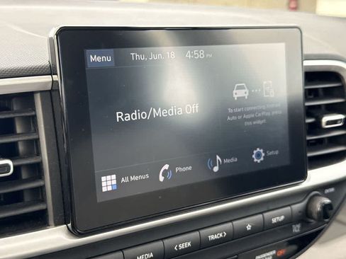 Used 2025 Hyundai Venue SEL FWD image 18