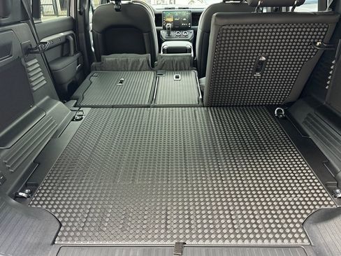 New 2026 Land Rover Defender 110 S image 28