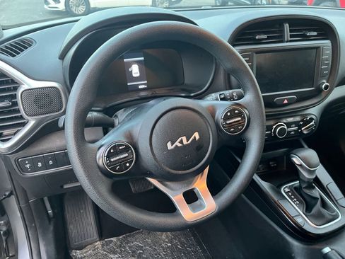 Used 2025 Kia Soul LX w/ LX Technology Package image 25