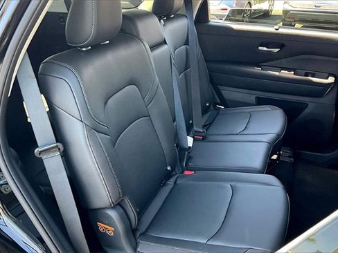 New 2025 Nissan Pathfinder SL image 15