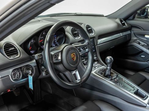 Used 2018 Porsche 718 Cayman RWD image 79