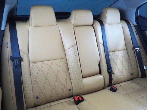 Used 2024 Nissan Sentra SV w/ SV Premium Package image 16