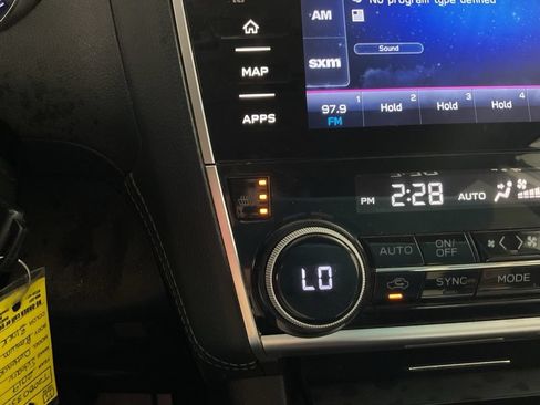 Used 2019 Subaru Outback 2.5i Premium w/ Popular Package #2 AWD/4WD image 4