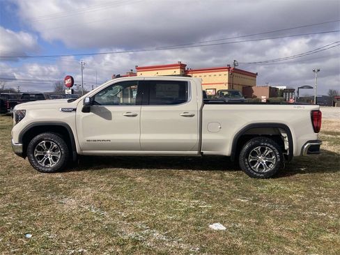 New 2026 GMC Sierra 1500 SLE image 7
