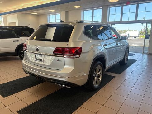 Used 2018 Volkswagen Atlas SEL w/ R-Line Package AWD/4WD image 5