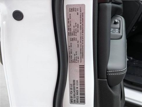 New 2025 Jeep Grand Cherokee L Laredo image 21