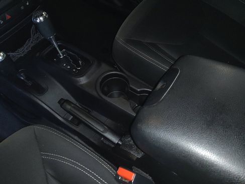 Used 2016 Jeep Wrangler Unlimited Sahara w/ Connectivity Group image 26