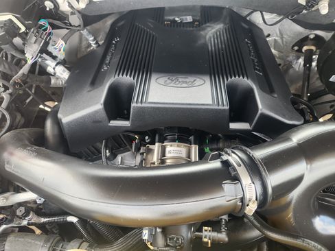 Certified 2019 Ford F150 Lariat w/ Equipment Group 502A Luxury AWD/4WD image 32