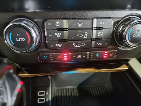 Used 2019 Ford F150 Lariat AWD/4WD image 16