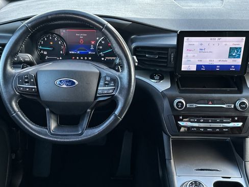 Used 2020 Ford Explorer XLT image 14