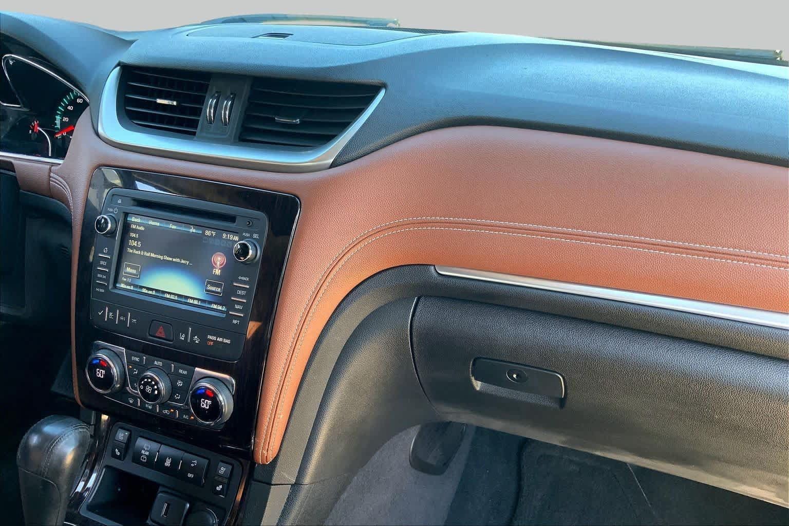 Used 2016 Chevrolet Traverse LTZ FWD image 17