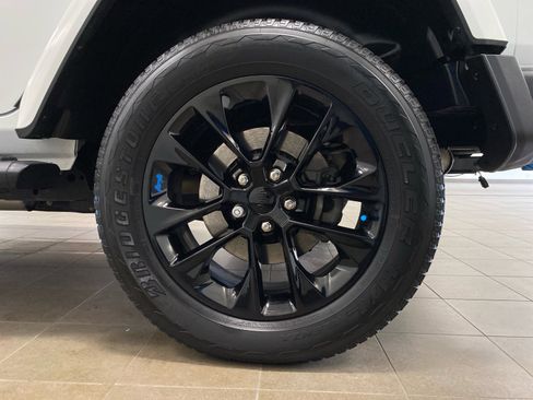 Used 2023 Jeep Wrangler Sahara w/ Cold Weather Group image 27