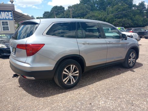 Used 2017 Honda Pilot EX image 7