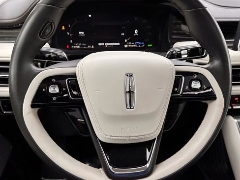 Used 2023 Lincoln Aviator Black Label Grand Touring AWD/4WD image 12