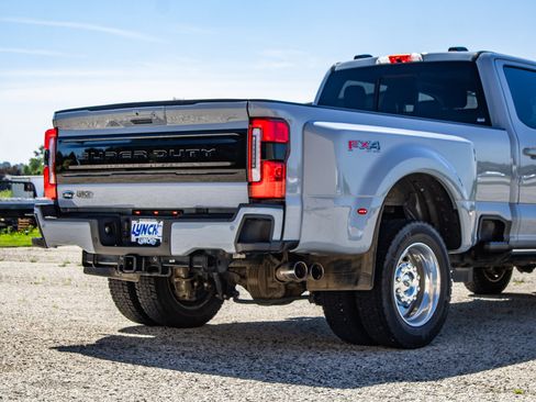 Used 2026 Ford F450 Platinum w/ FX4 Off-Road Package AWD/4WD image 22
