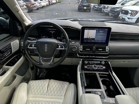Certified 2020 Lincoln Navigator Black Label AWD/4WD image 13