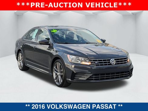 Used 2016 Volkswagen Passat 1.8T R-Line FWD image 2