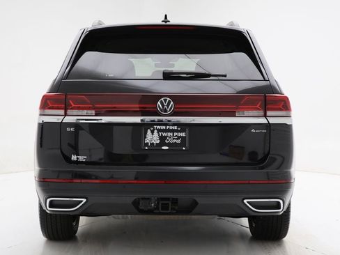 Used 2024 Volkswagen Atlas SE image 8