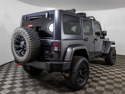 Used 2017 Jeep Wrangler Unlimited Sahara w/ Connectivity Group AWD/4WD image 14
