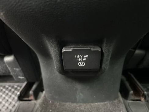 Used 2015 Jeep Cherokee Latitude w/ Cold Weather Group AWD/4WD image 15
